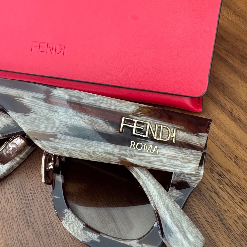 Fendi Roma - Picture 2 of 2